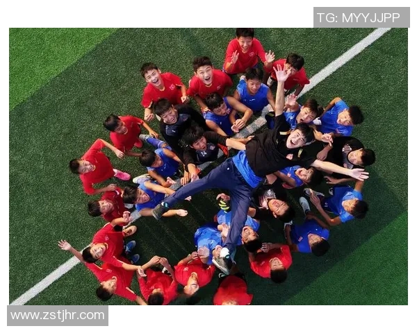 小鱼在绿茵场上挥洒汗水与梦想的足球之旅